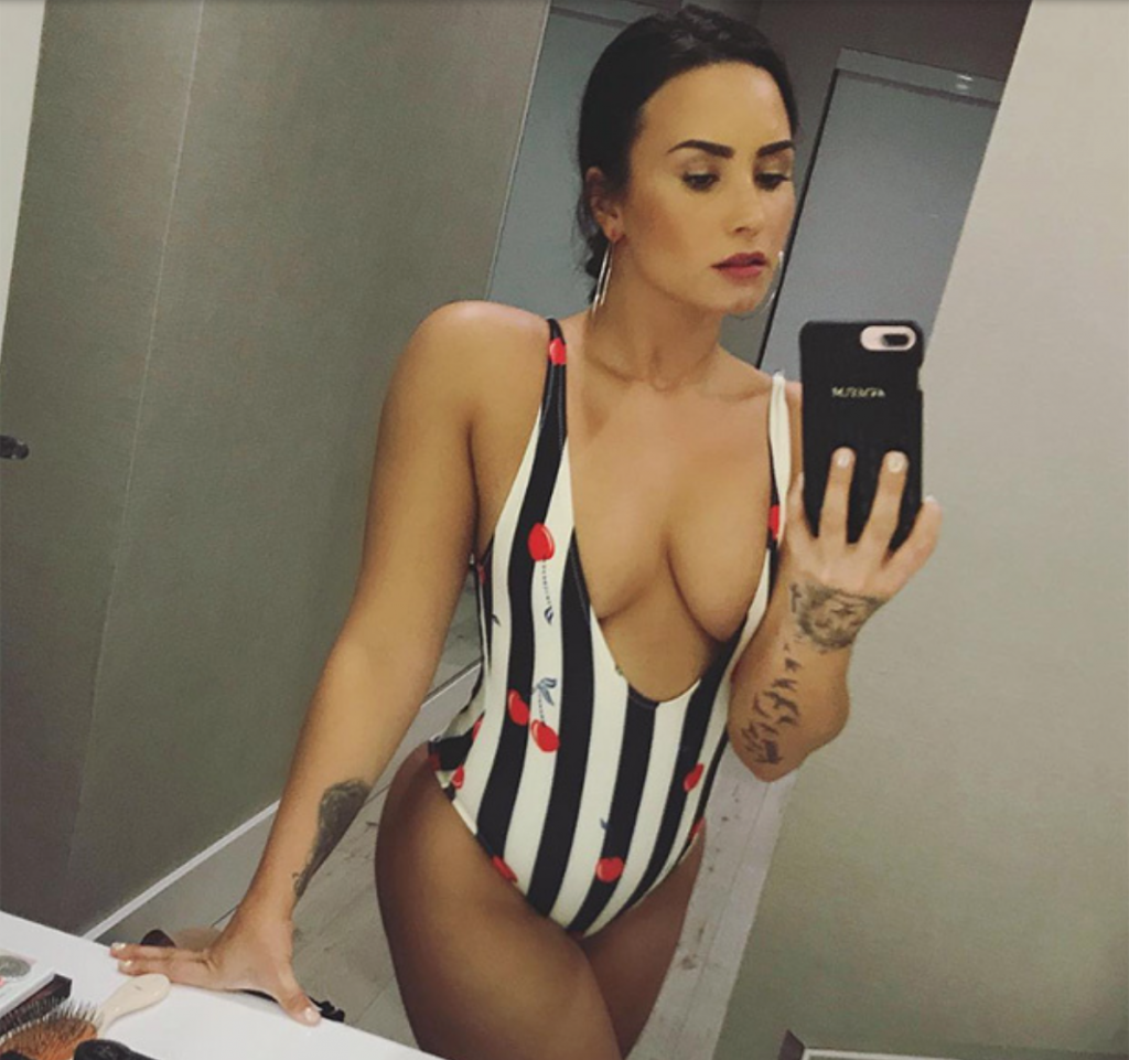 Demi Lovato Swimsuit Wallpapers