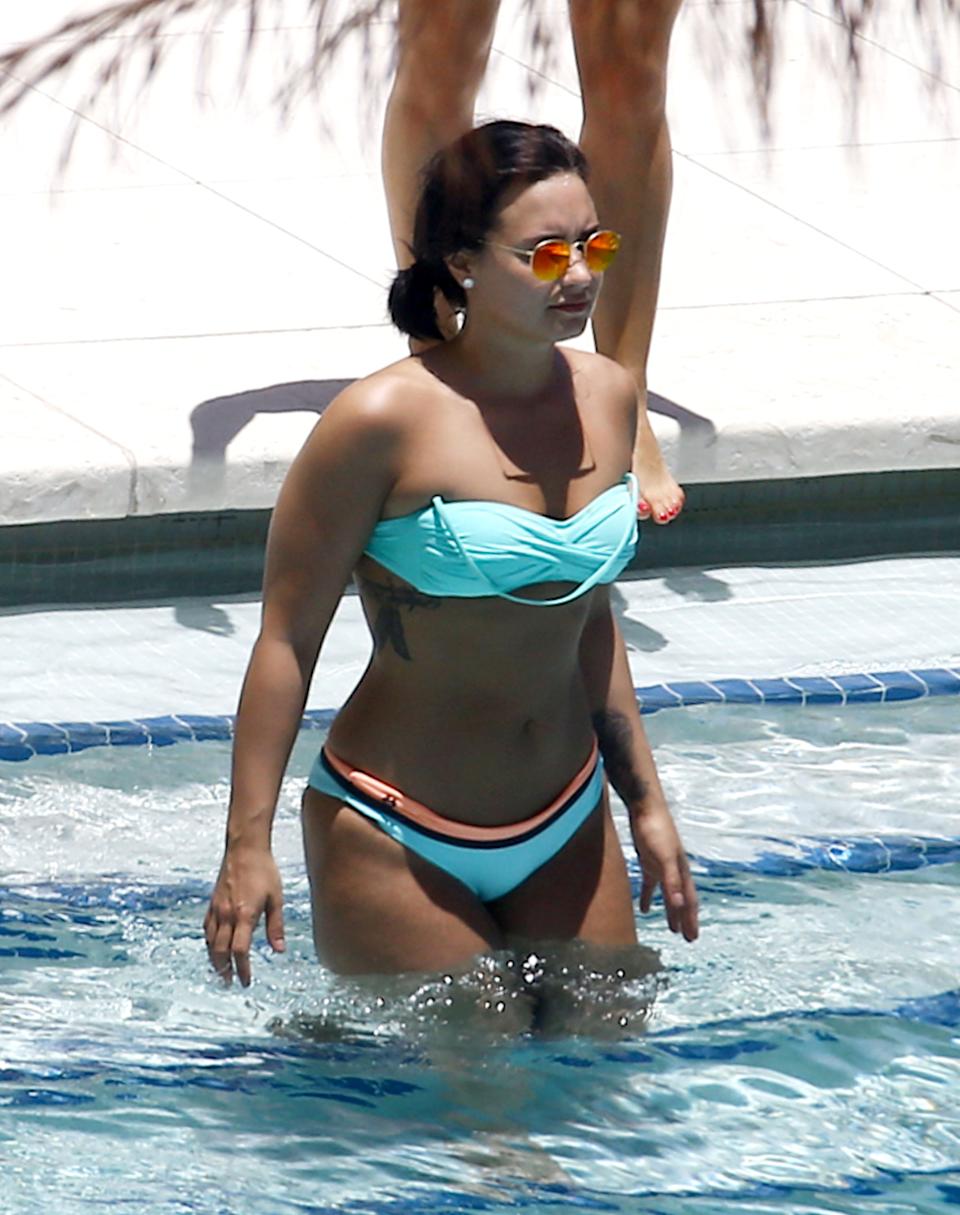 Demi Lovato Swimsuit Wallpapers