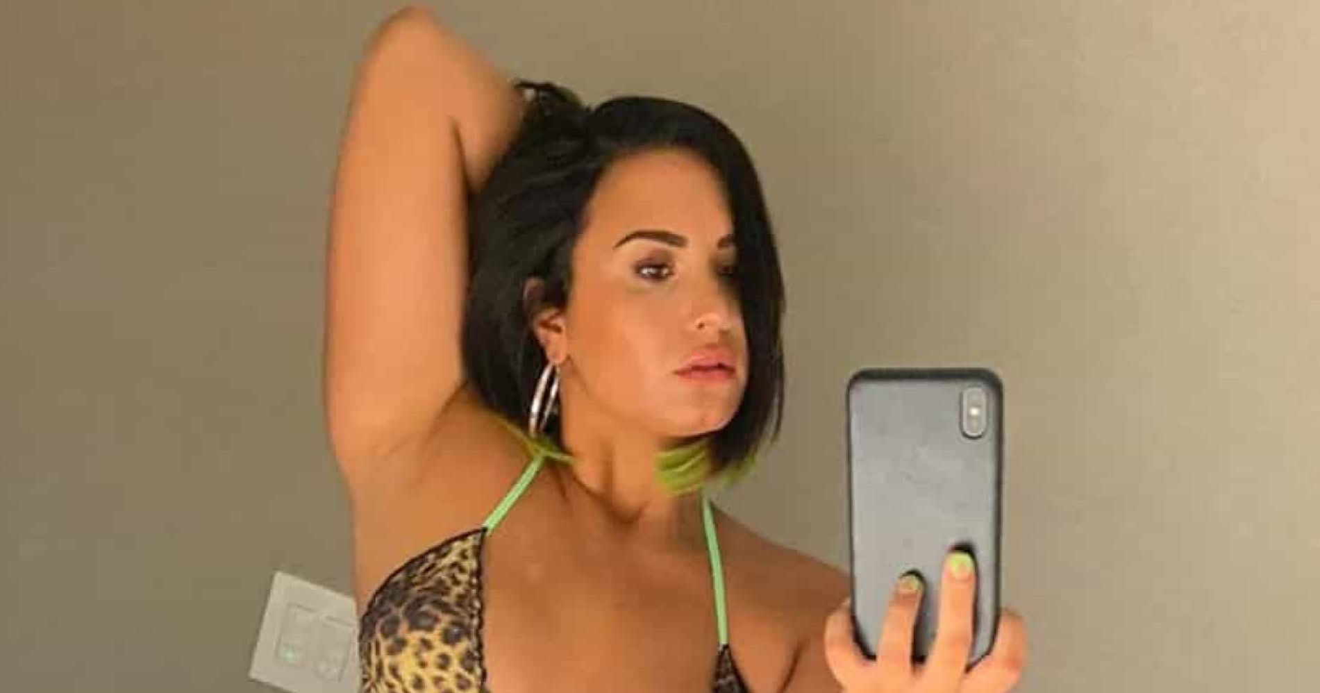 Demi Lovato Swimsuit Photoshoot Wallpapers