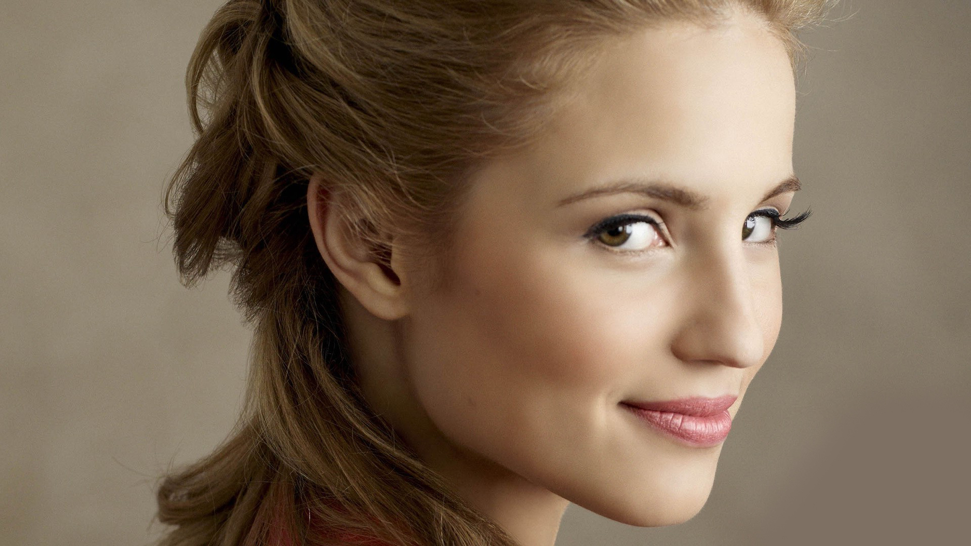 Dianna Agron 2017 Wallpapers