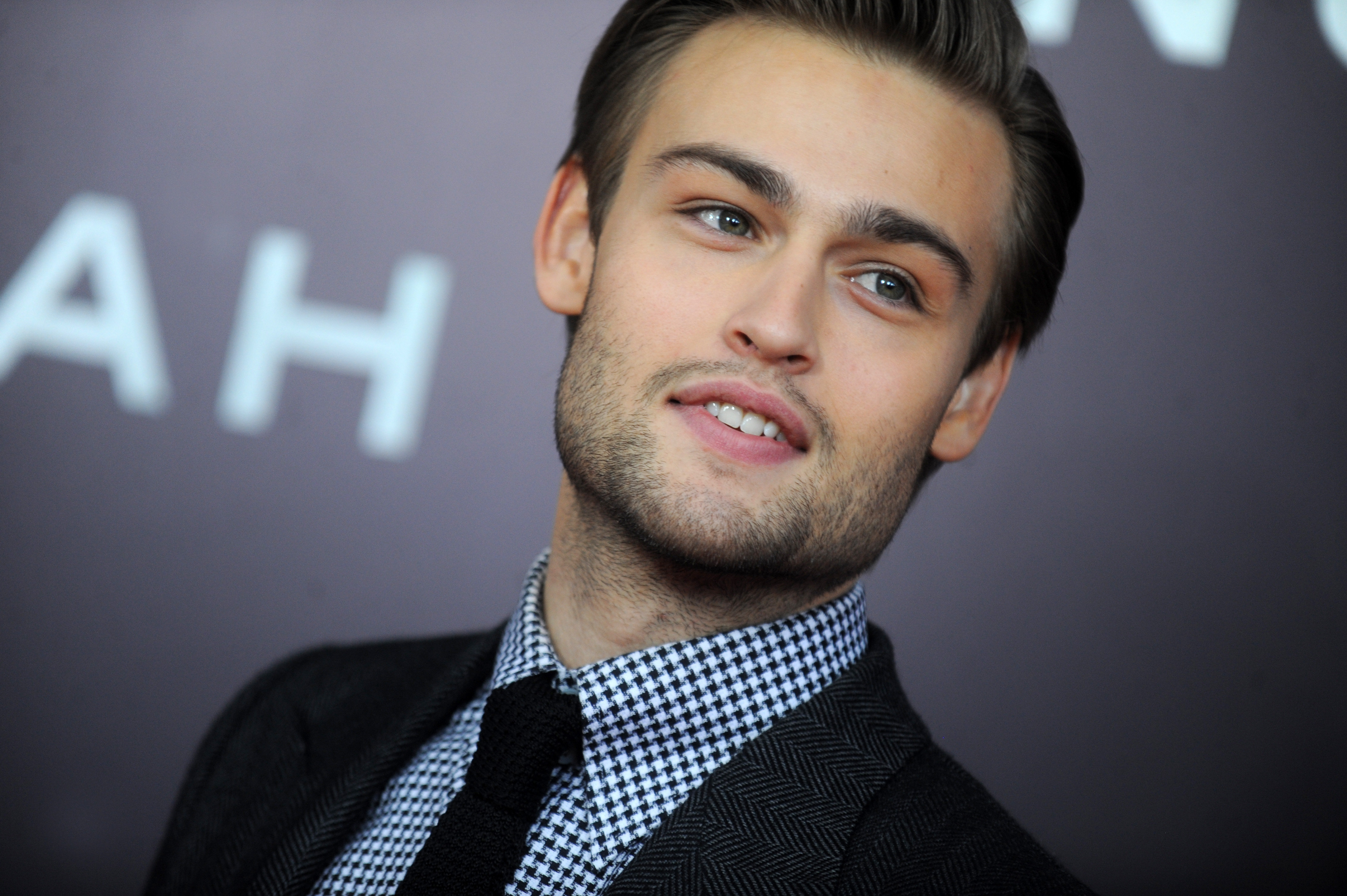 Douglas Booth Wallpapers