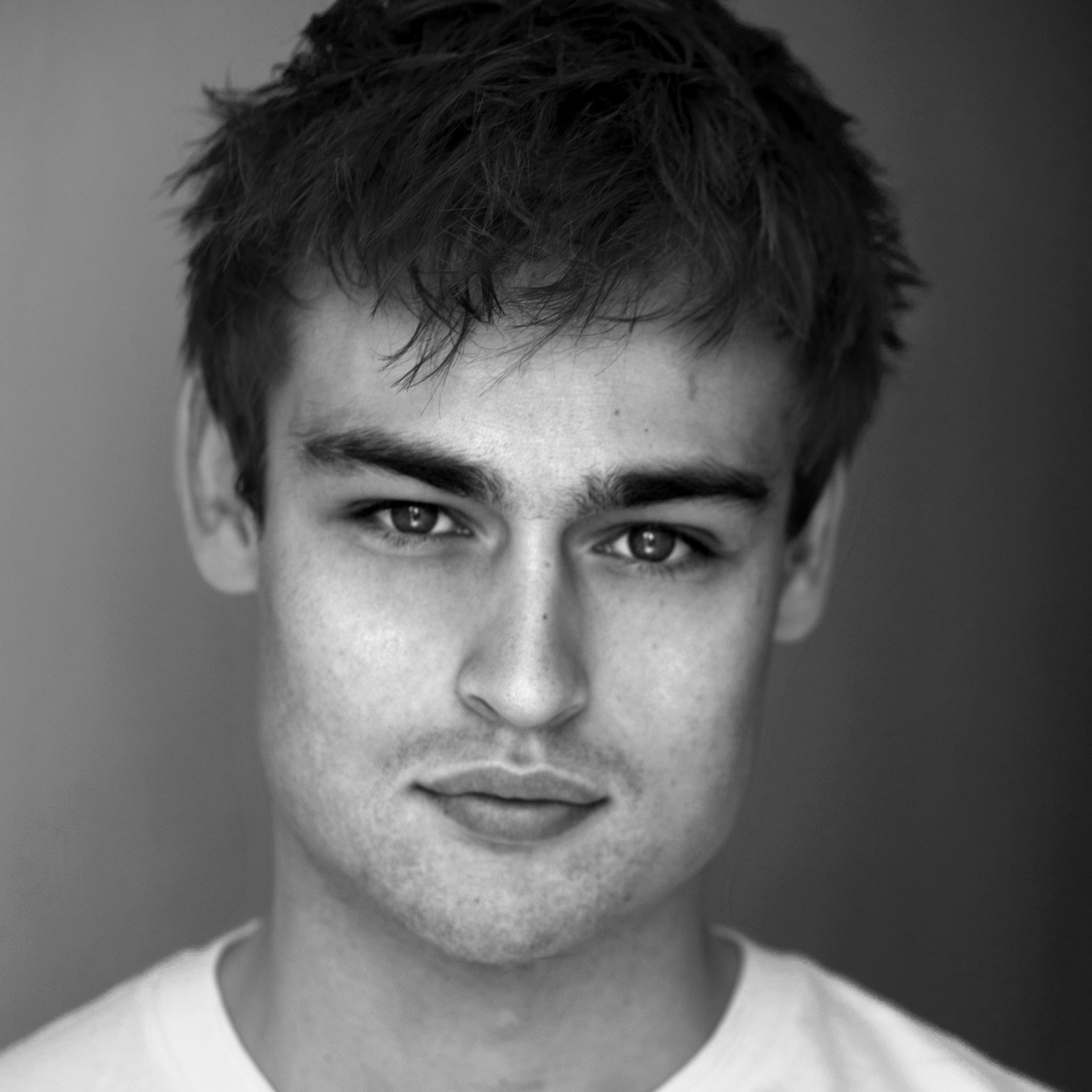 Douglas Booth Wallpapers