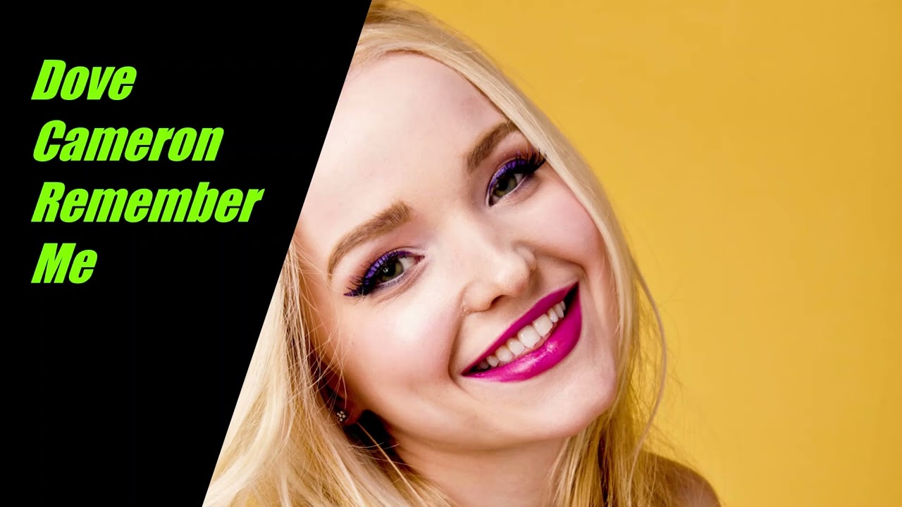 Dove Cameron Cute Face Wallpapers