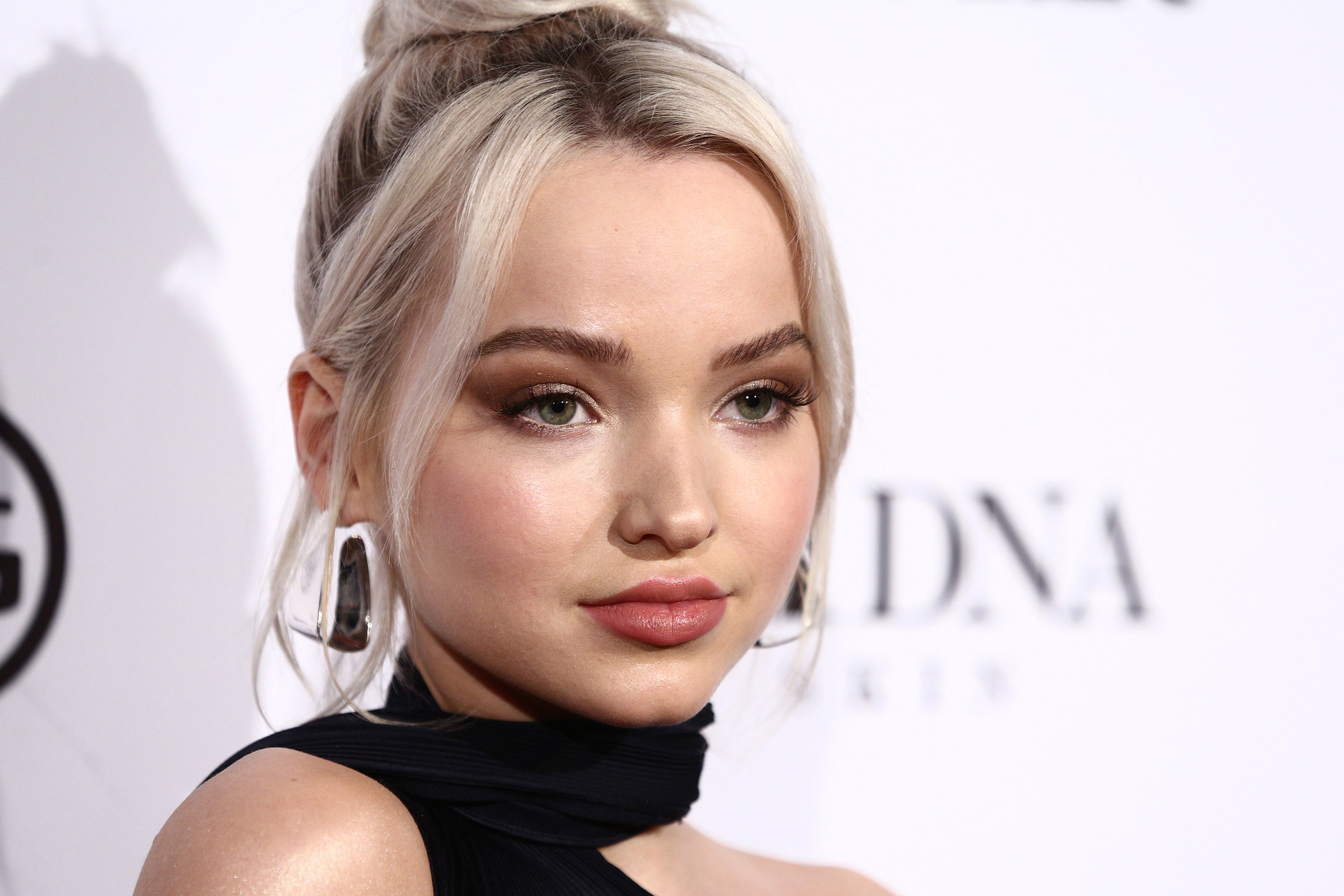 Dove Cameron Makeup Wallpapers