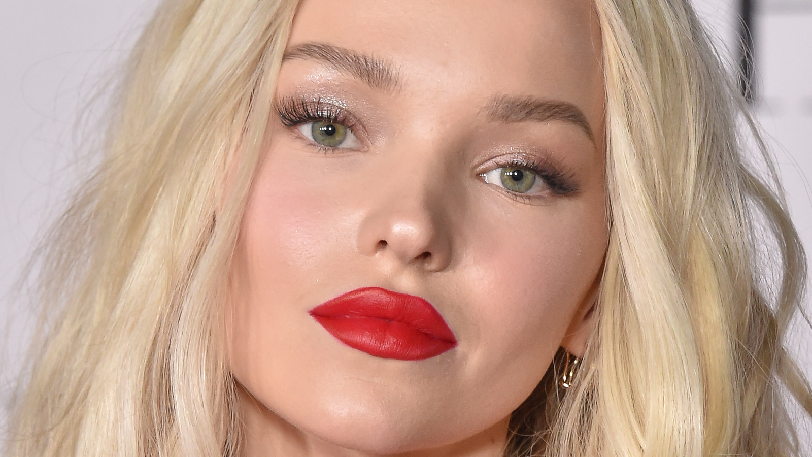 Dove Cameron Makeup Wallpapers