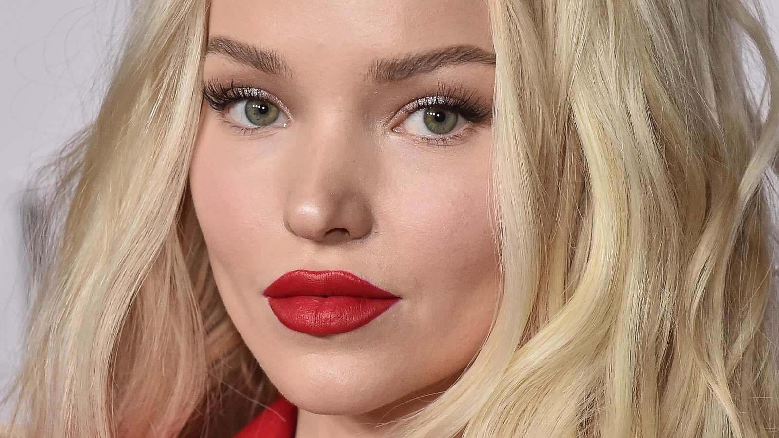 Dove Cameron Makeup Wallpapers