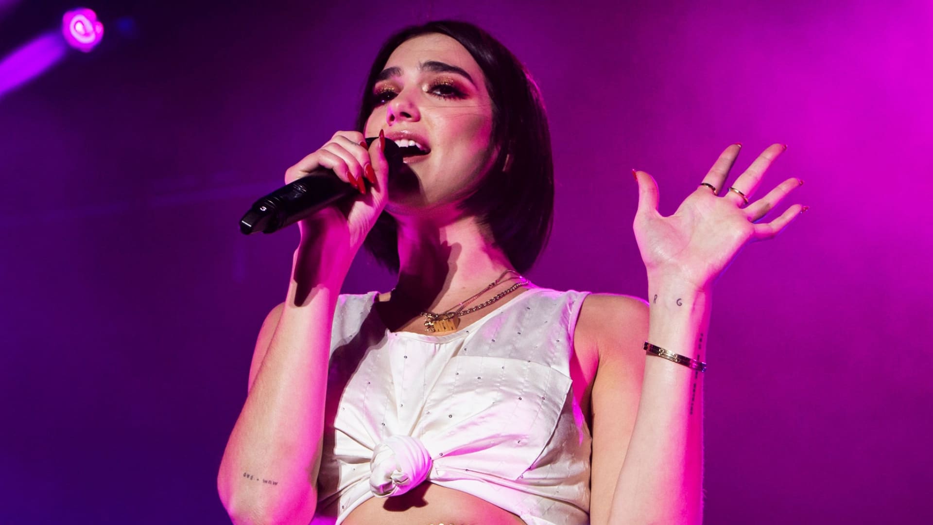 Dua Lipa Singer 2020 Wallpapers