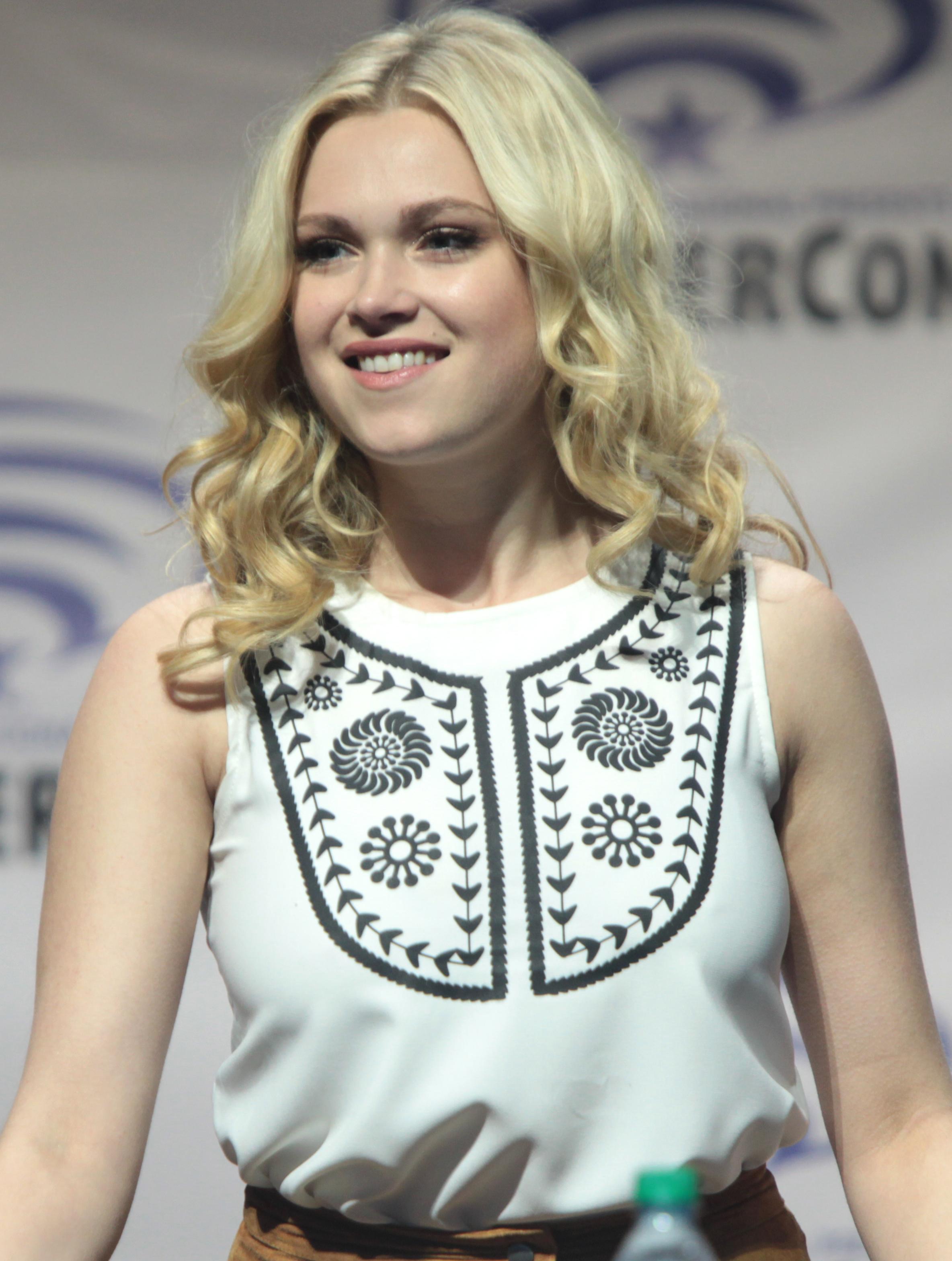 Eliza Taylor Actress Wallpapers