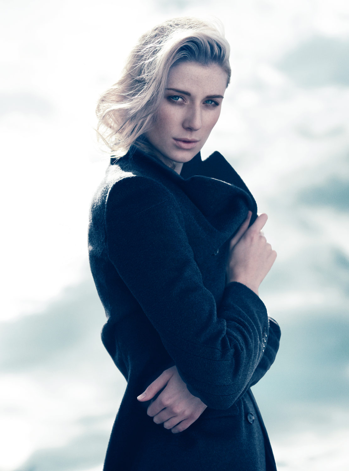 Elizabeth Debicki Latest Hot Photoshoot Wallpapers