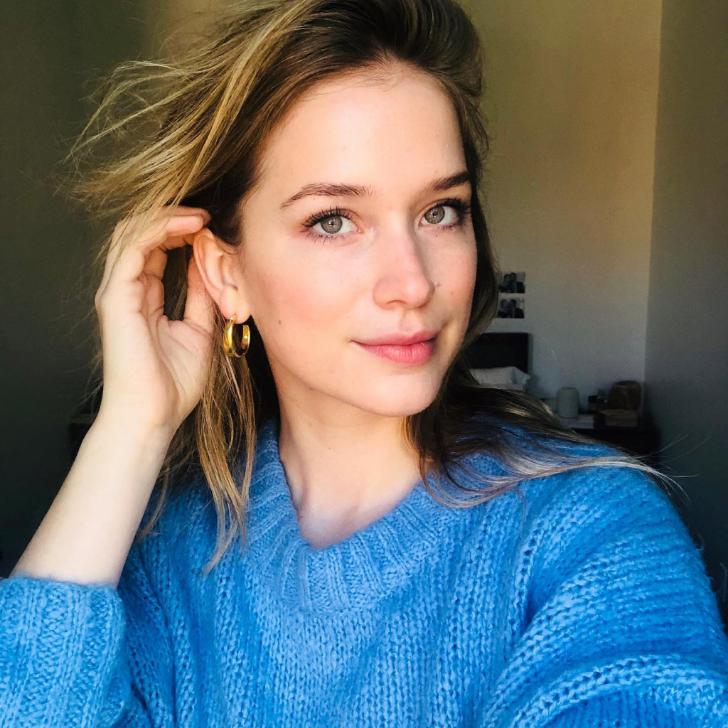 Elizabeth Lail Actress Wallpapers