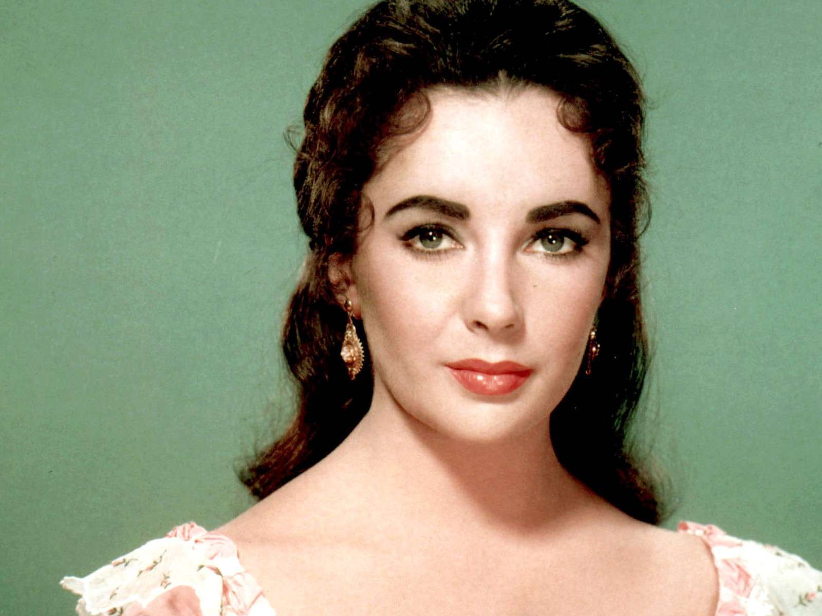 Elizabeth Taylor Wallpapers