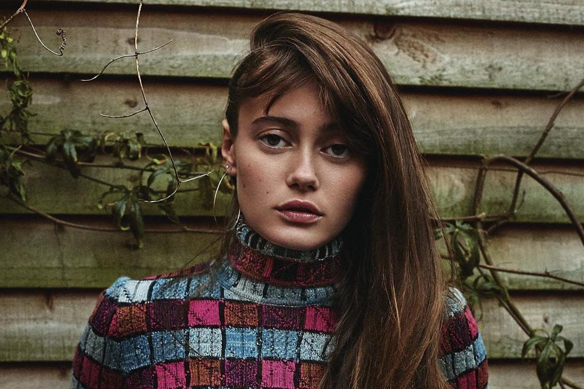 Ella Purnell Wallpapers