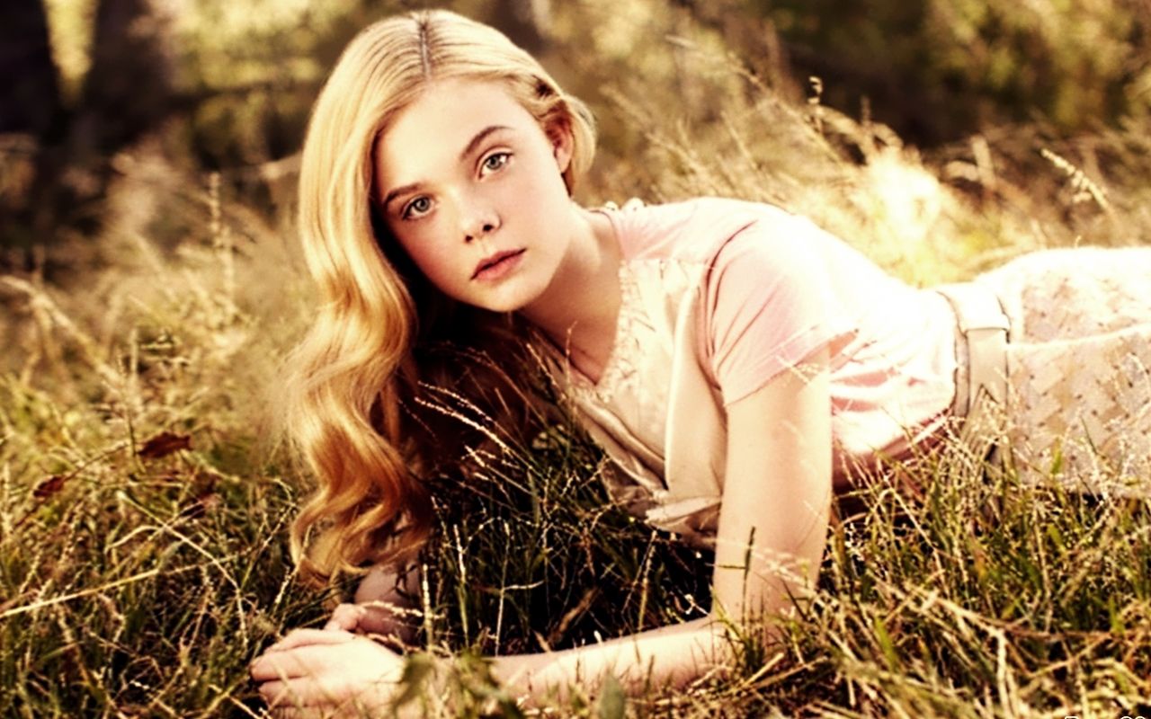 Elle Fanning 2020 Beautiful Wallpapers