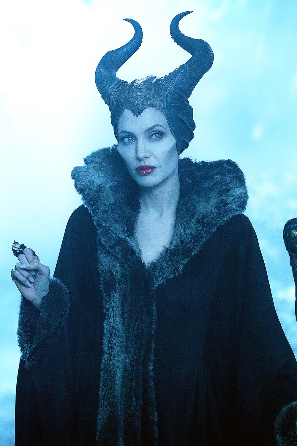 Elle Fanning As Maleficent Cosplay with Angelina Jolie Wallpapers