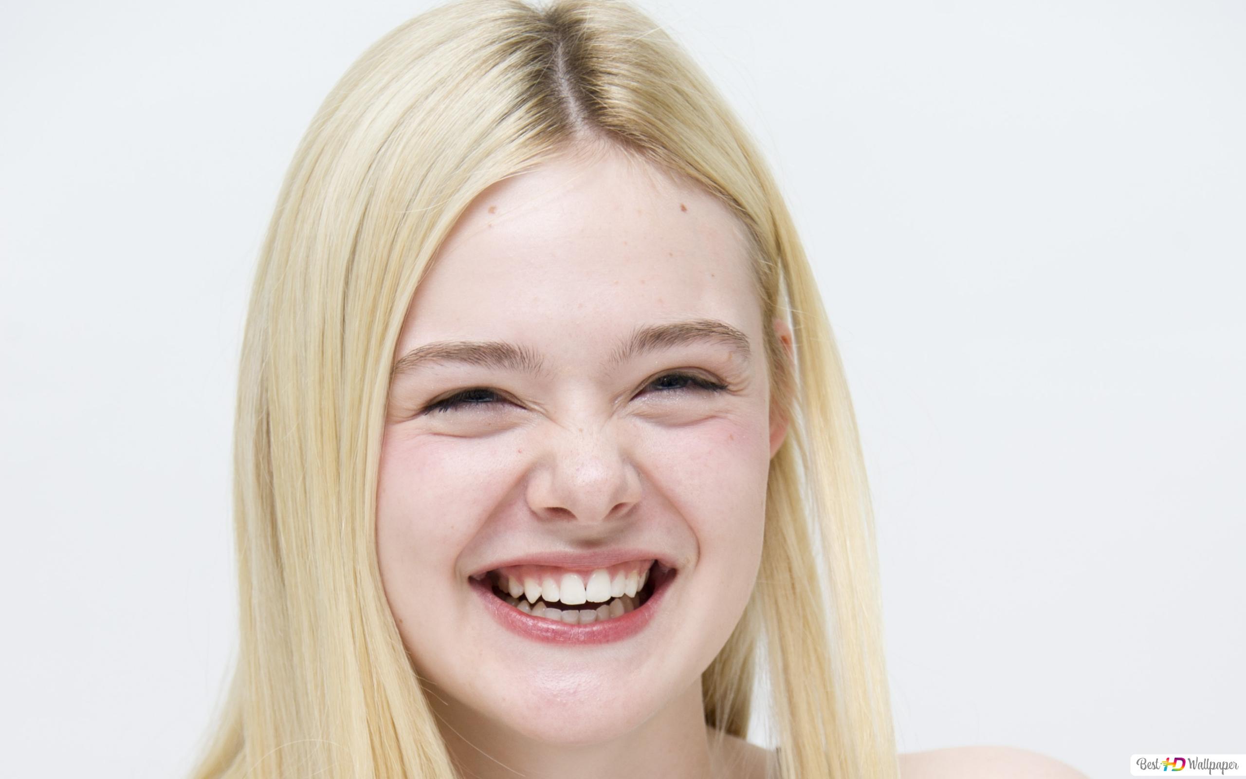 Elle Fanning Beautiful Smile Wallpapers