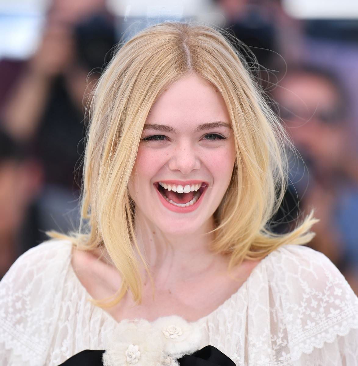 Elle Fanning Beautiful Smile Wallpapers