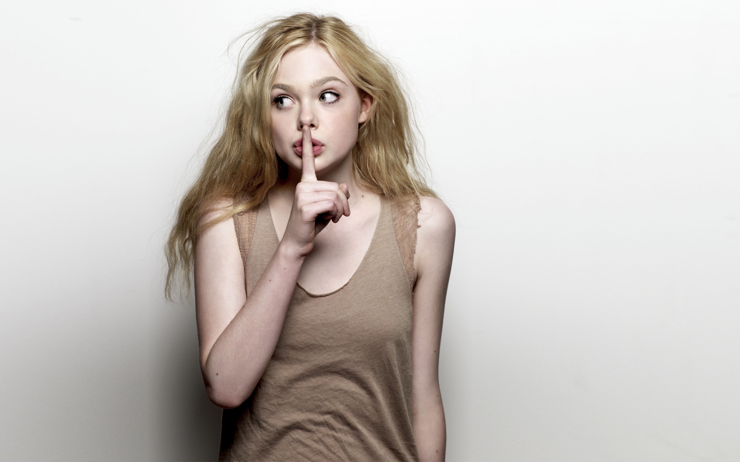 Elle Fanning Billboard Wallpapers