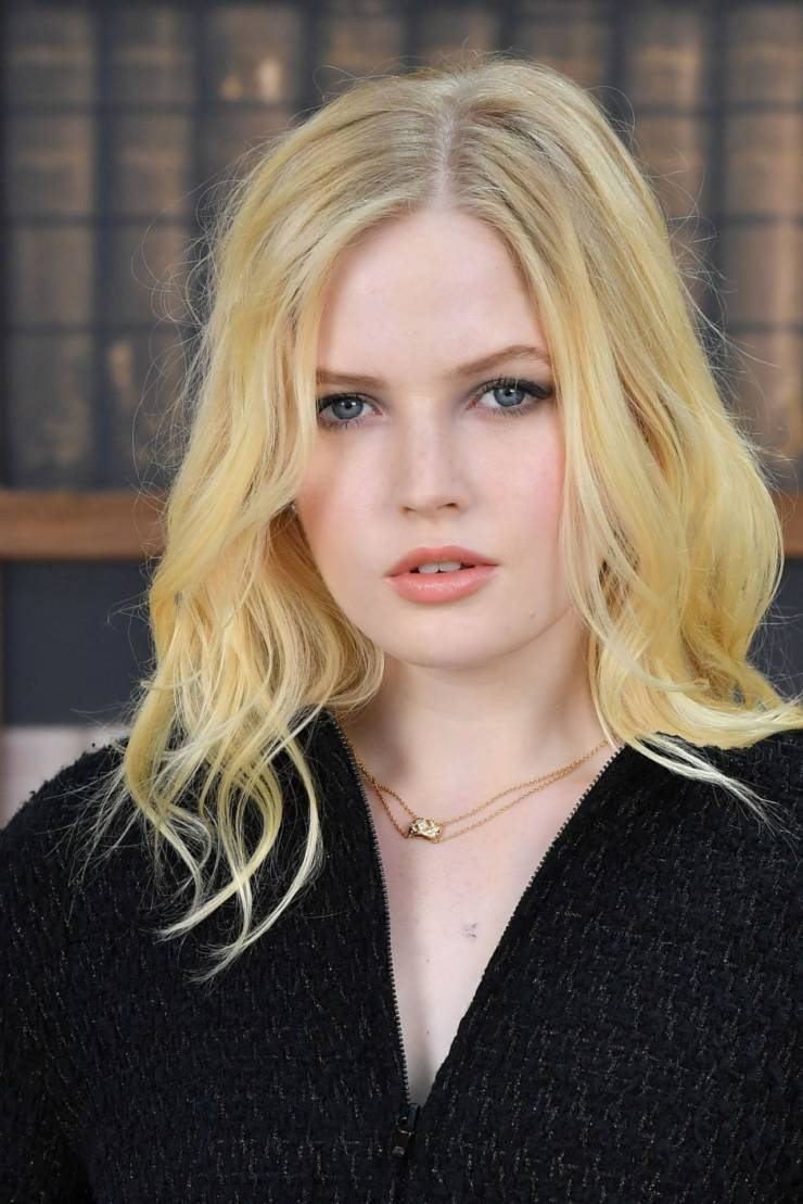 Ellie Bamber 2019 Wallpapers