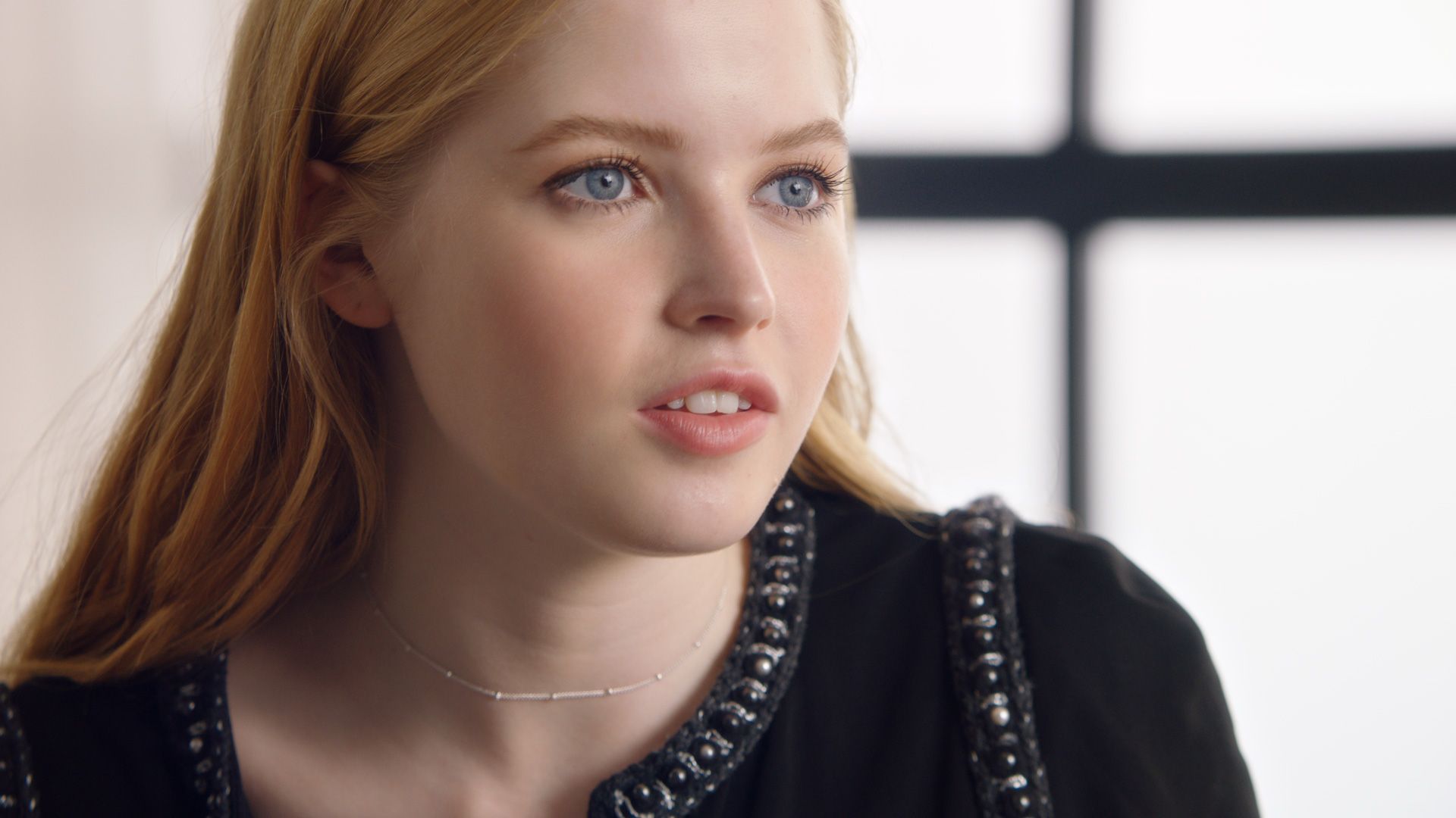 Ellie Bamber 2019 Wallpapers