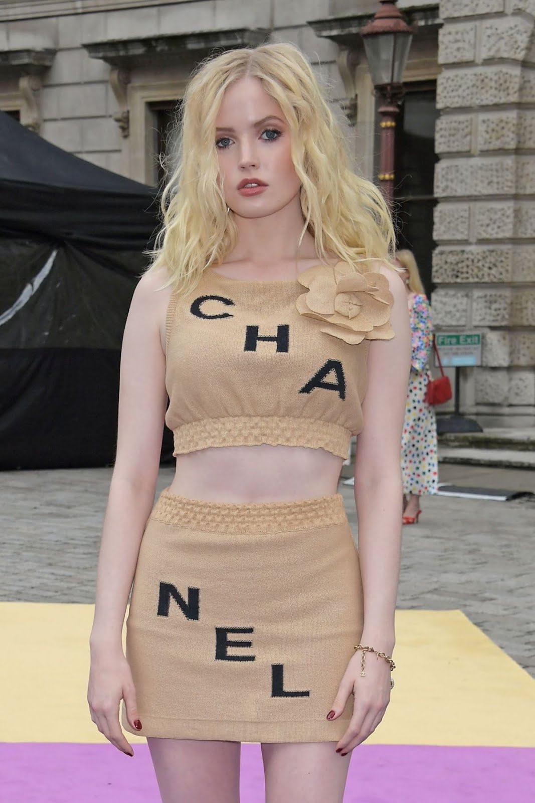 Ellie Bamber 2019 Wallpapers