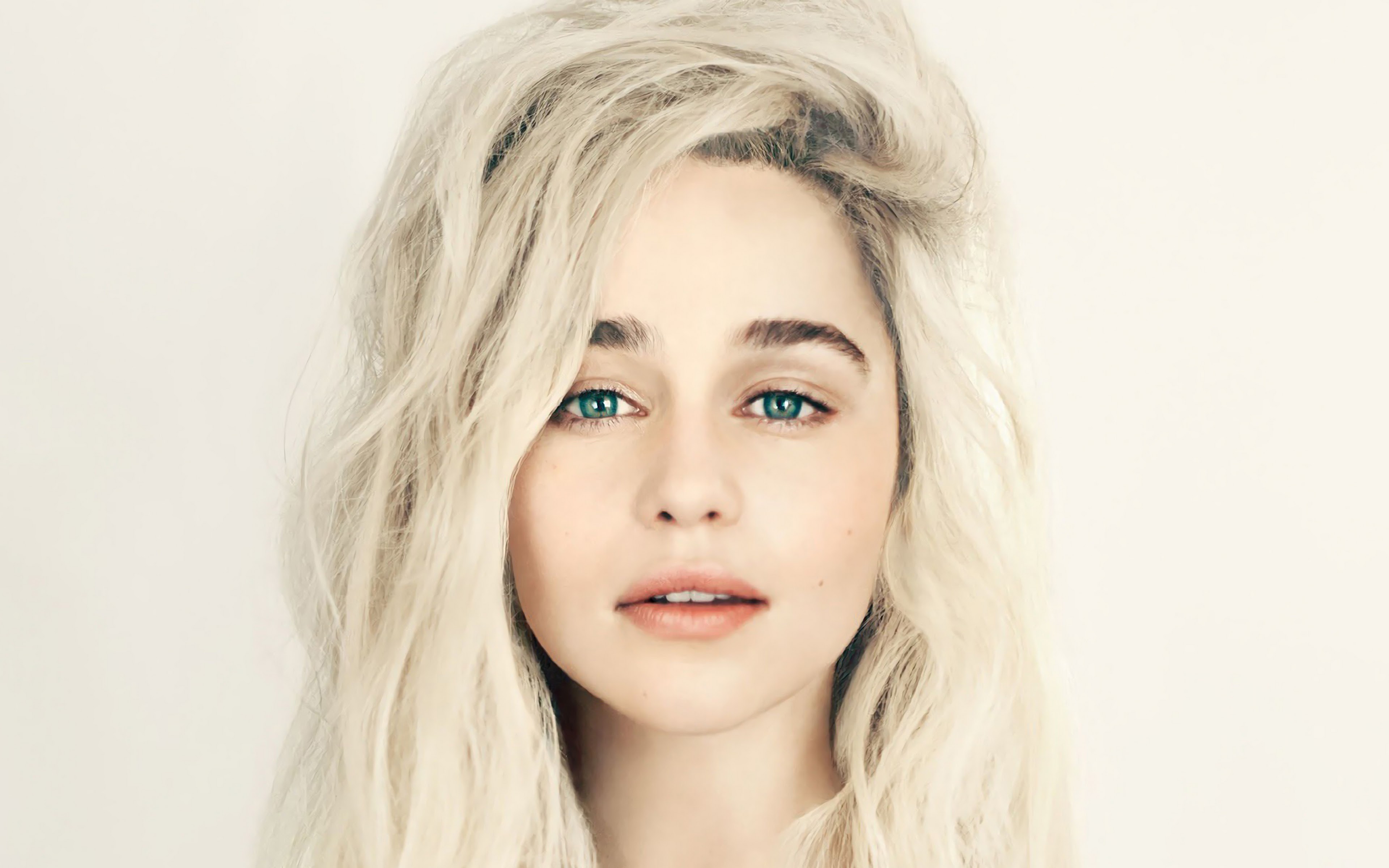 Emilia Clarke 4K Wallpapers