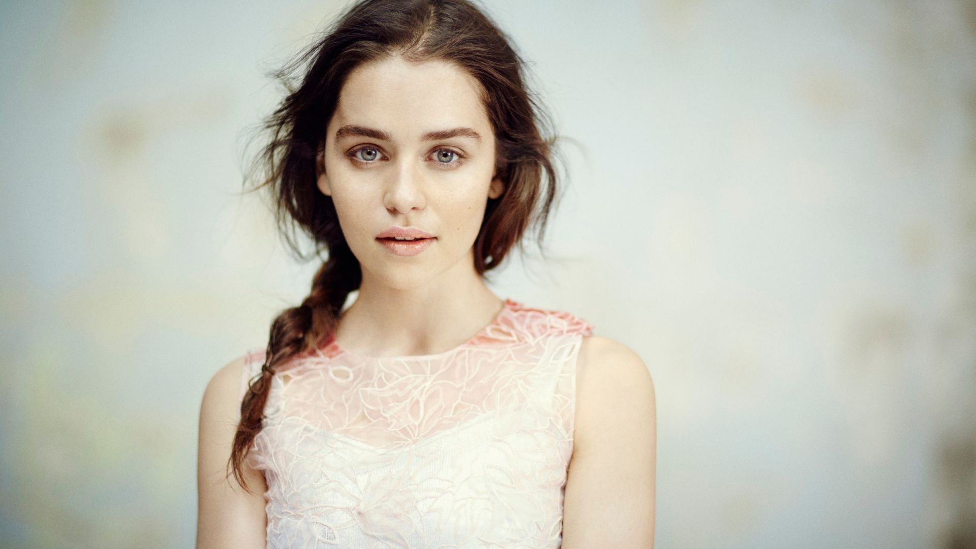 Emilia Clarke Beautiful Wallpapers