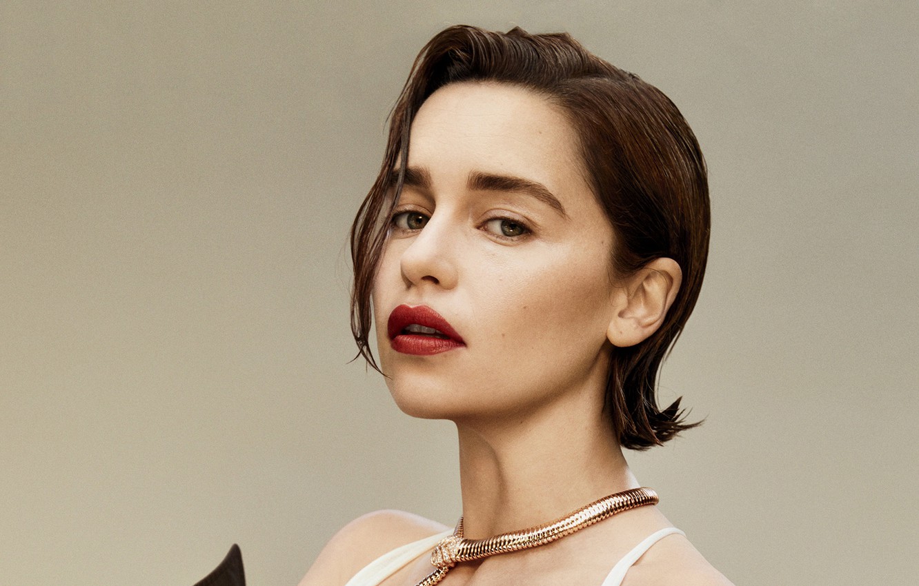 Emilia Clarke Glamour Wallpapers