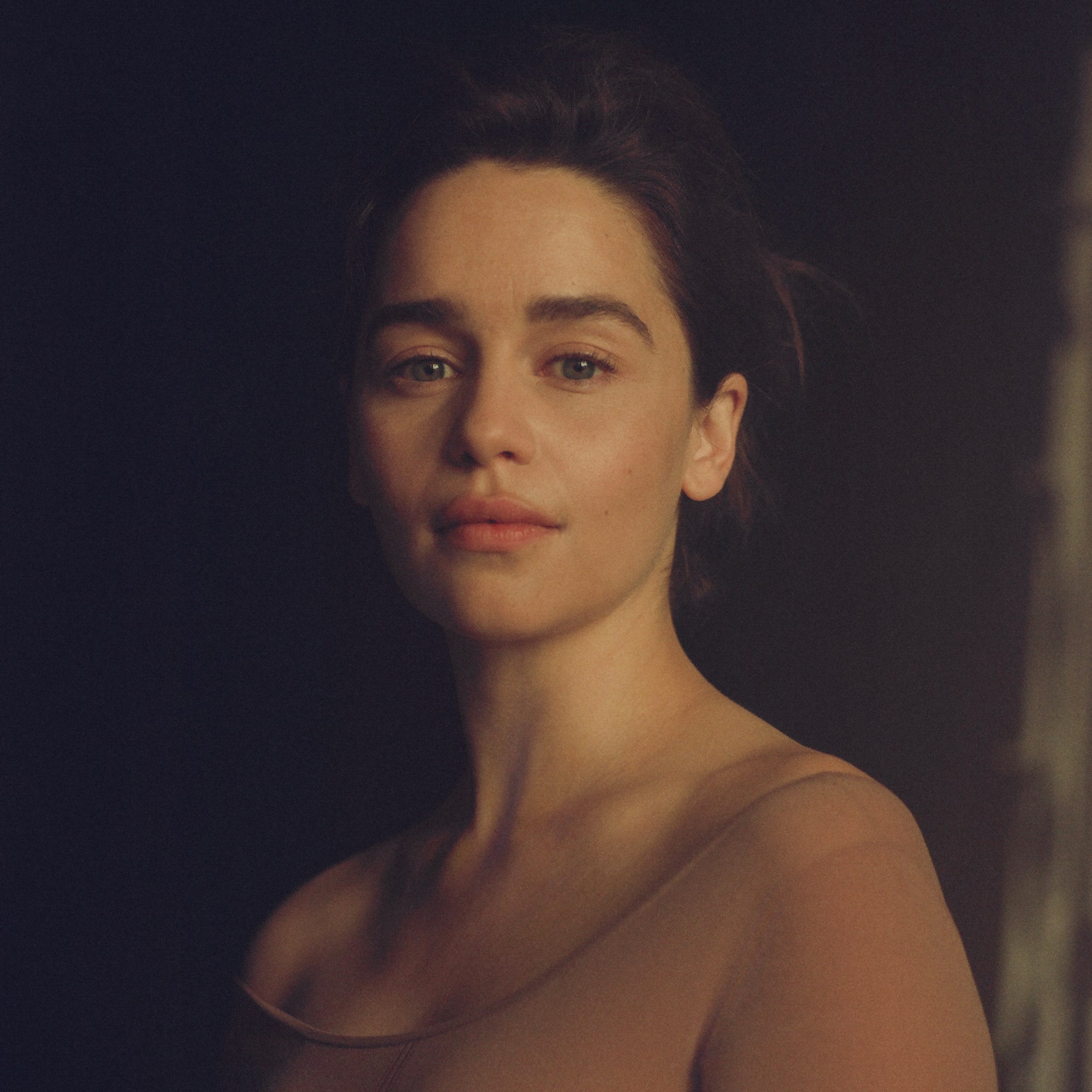 Emilia Clarke in Black Photoshoot Wallpapers