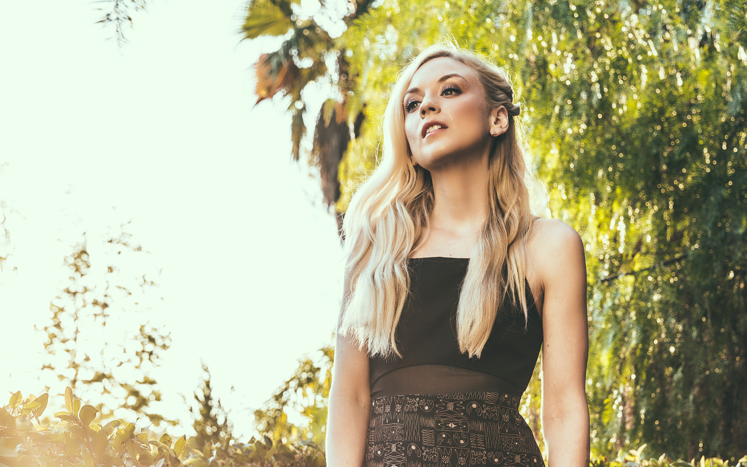 Emily Kinney Wallpapers