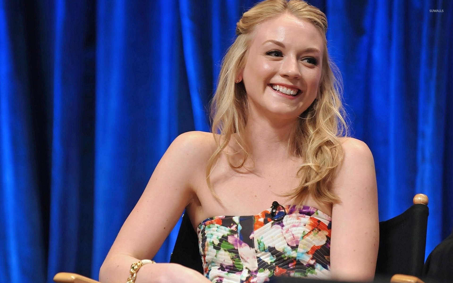 Emily Kinney Wallpapers