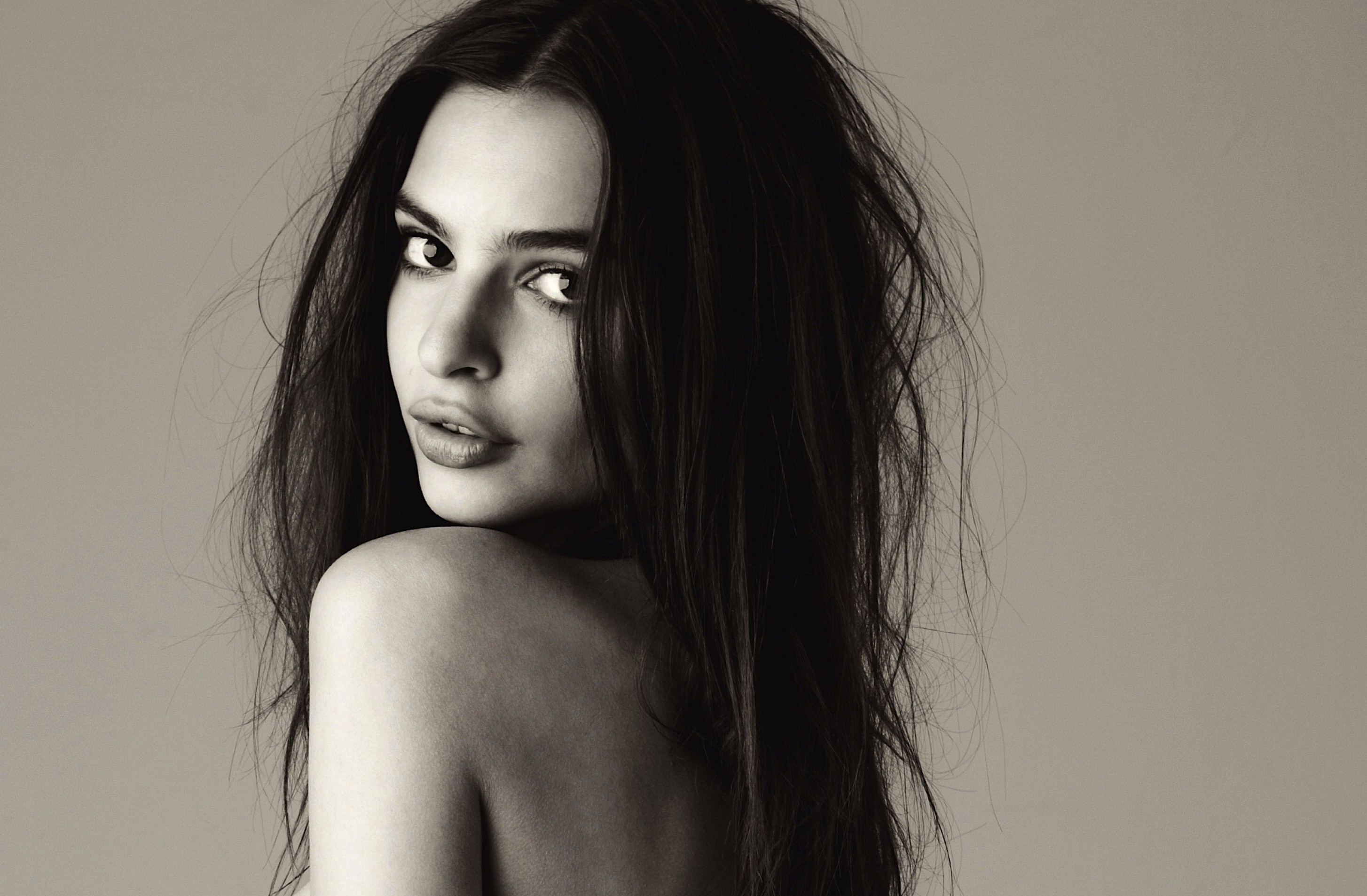 Emily Ratajkowski Brunette Model Actress Wallpapers