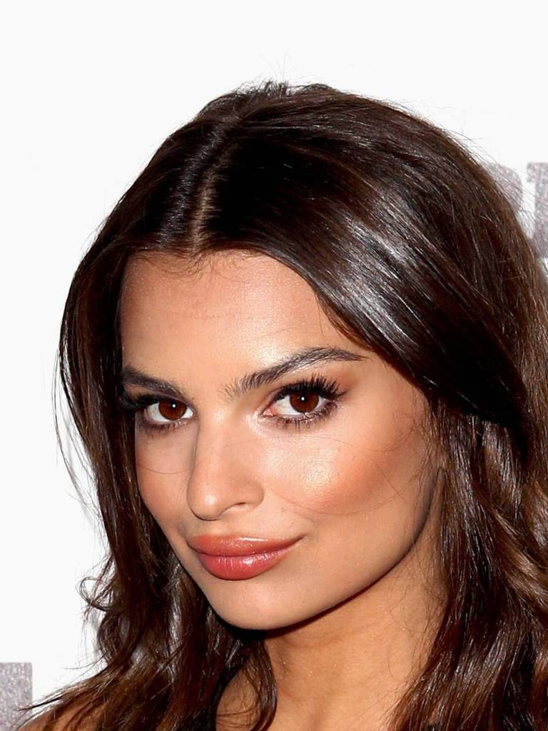 Emily Ratajkowski Pretty Brown Eyes Wallpapers