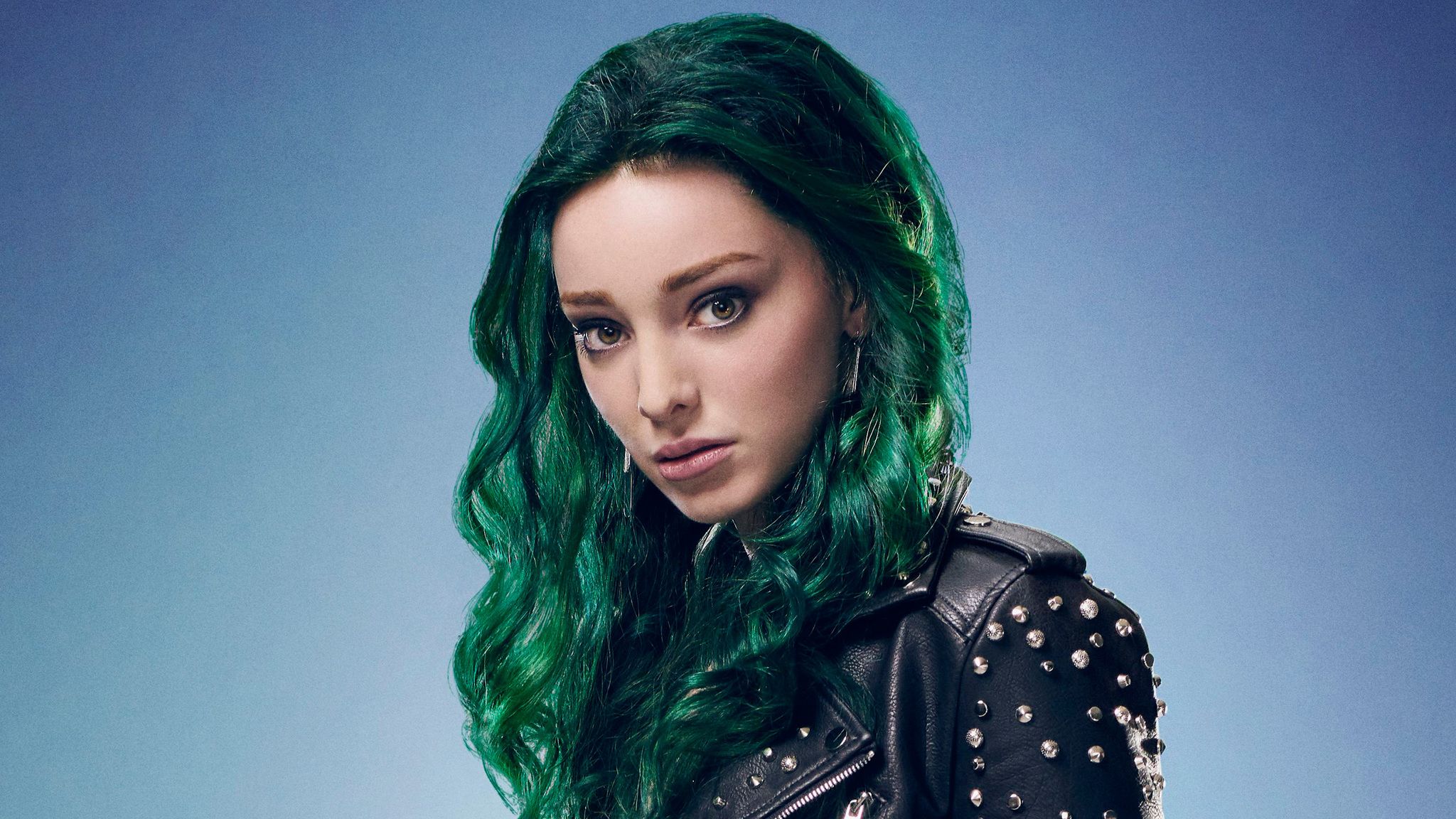 Emma Dumont Jacket Wallpapers