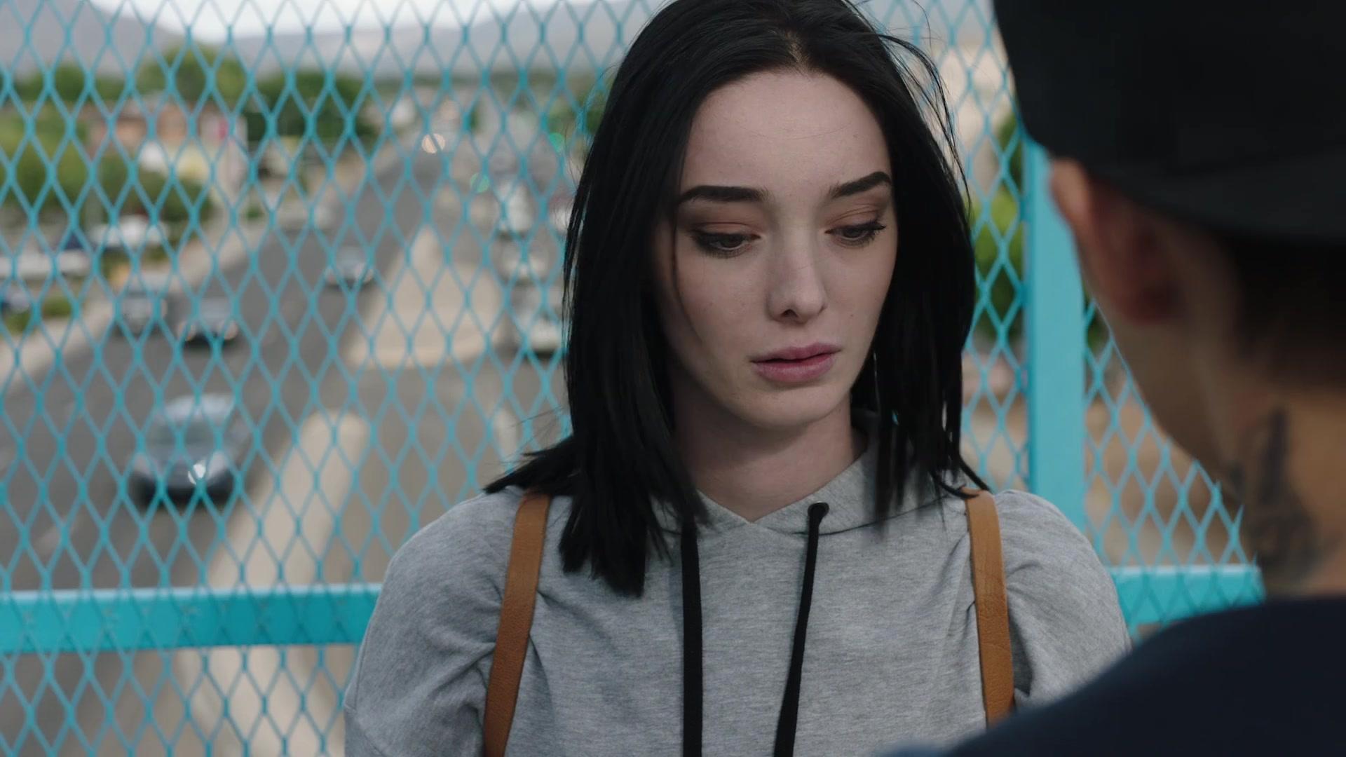 Emma Dumont Jacket Wallpapers