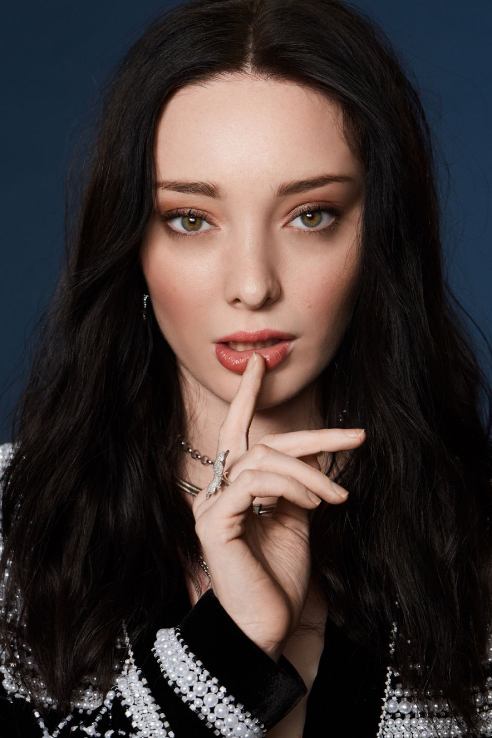 Emma Dumont Photoshoot 2019 Wallpapers