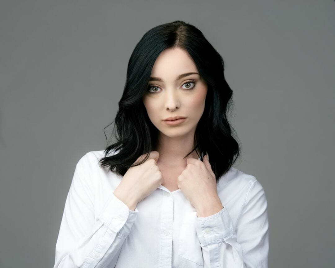 Emma Dumont Portrait Wallpapers