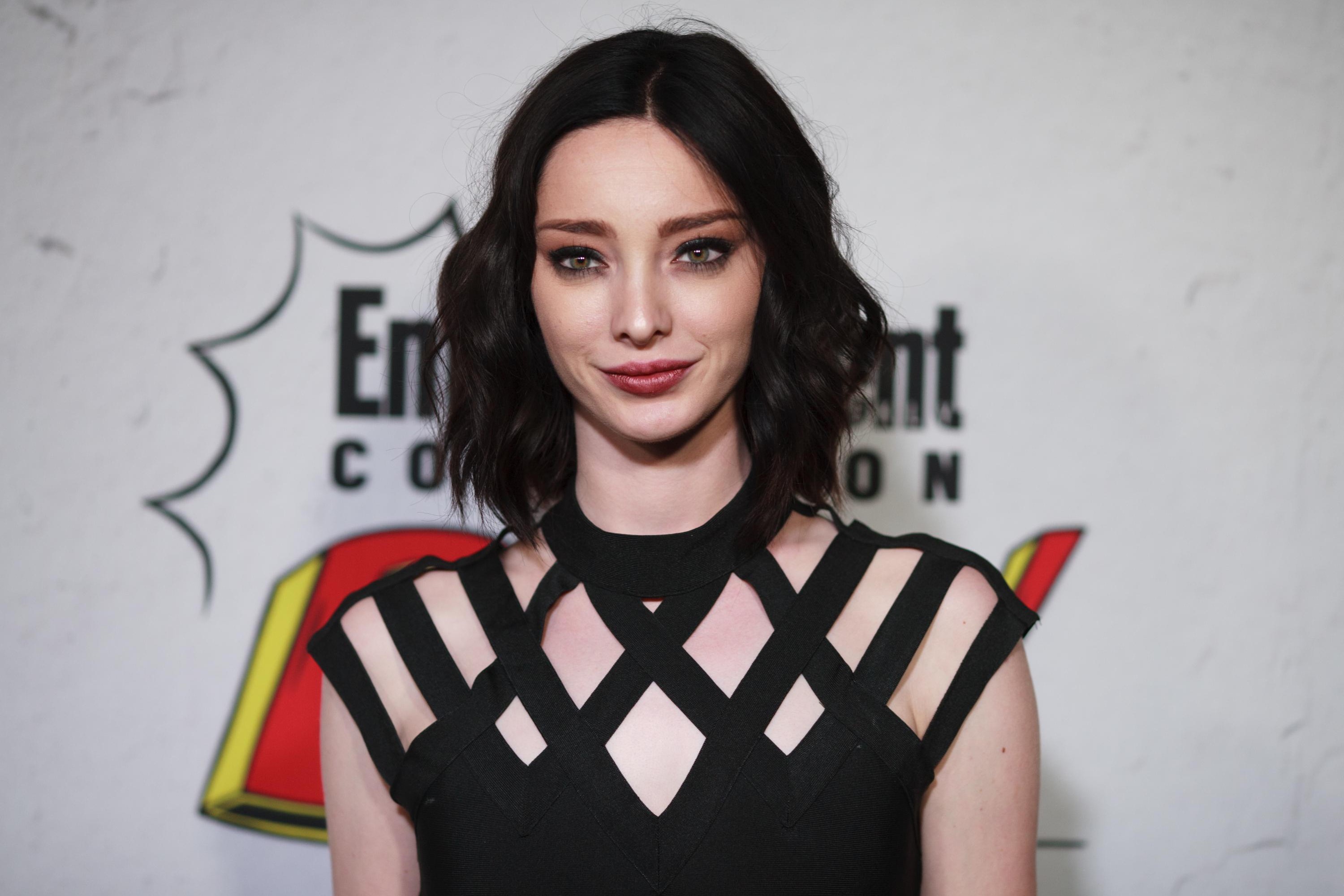 Emma Dumont Portrait Photoshoot Wallpapers