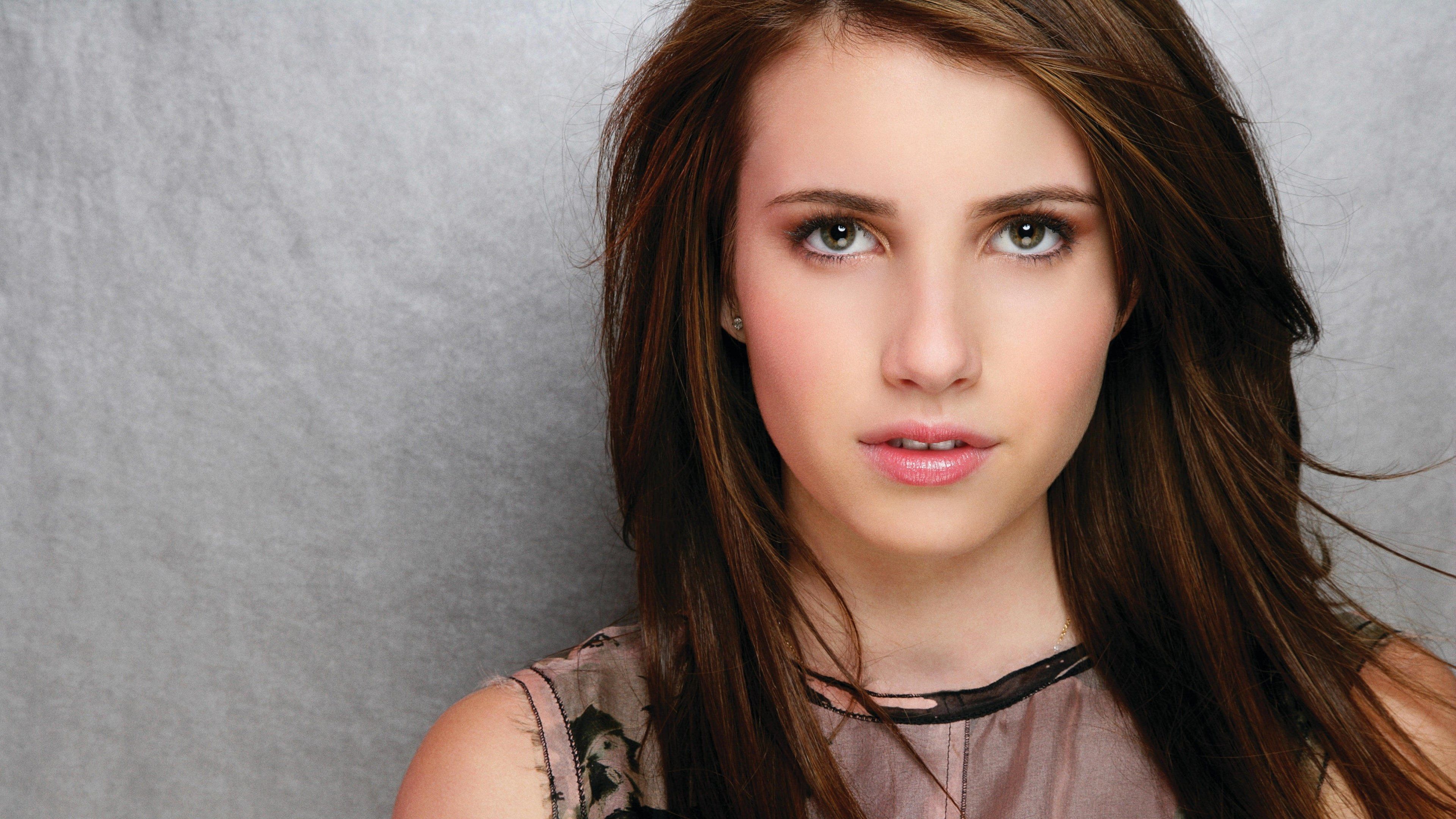 Emma Roberts Face Wallpapers