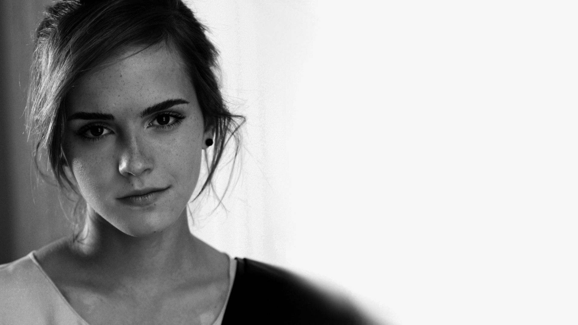 Emma Watson Brunette Wallpapers