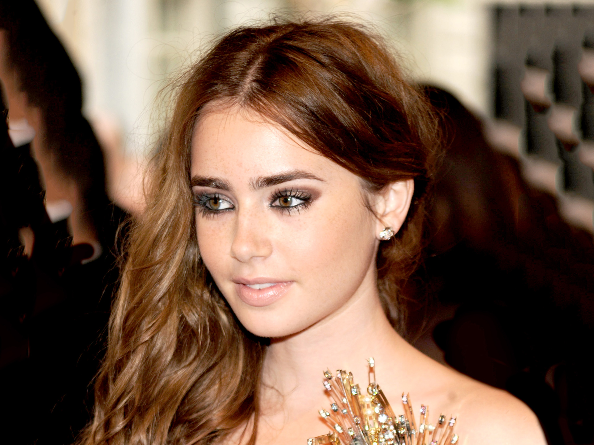 English Lily Collins Wallpapers