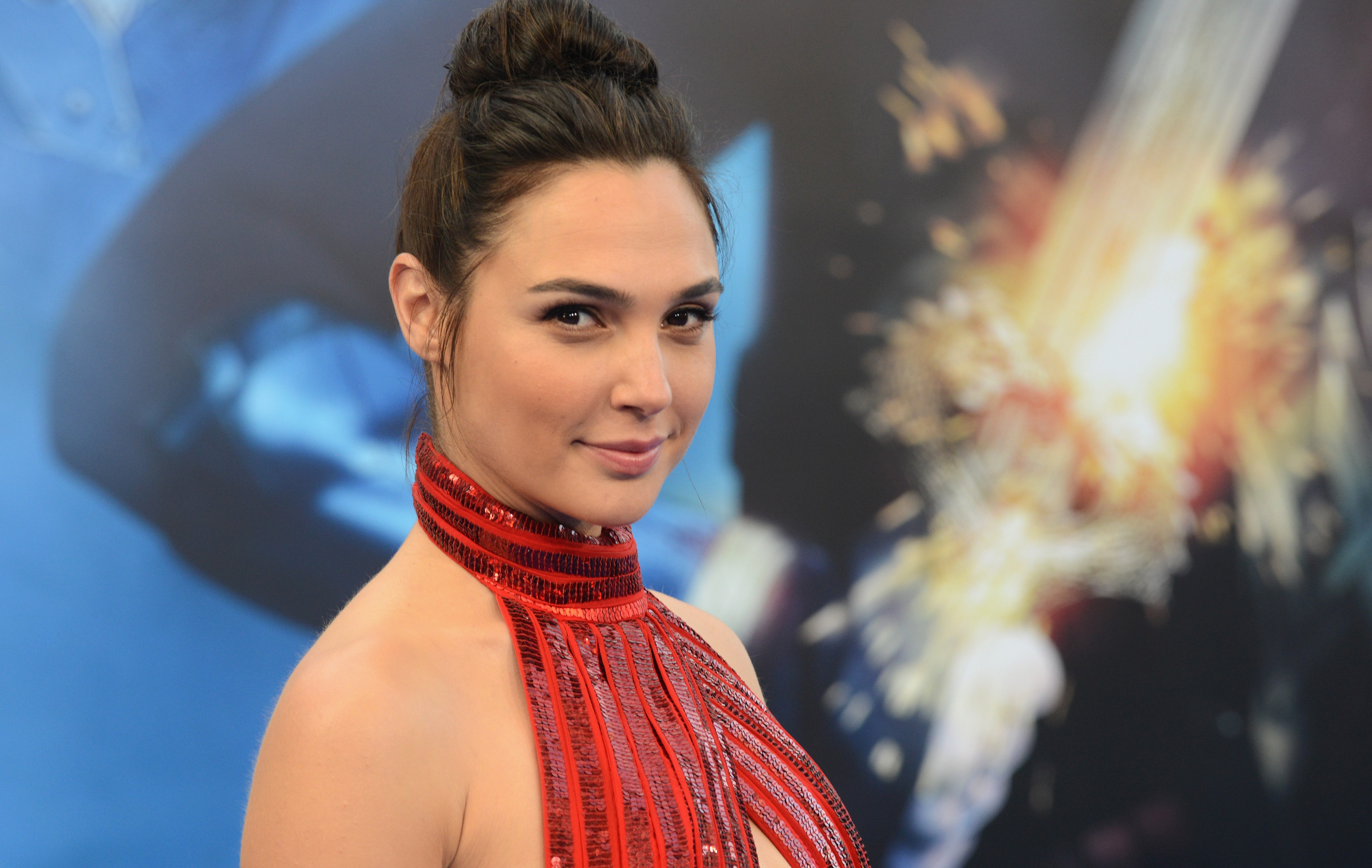 Gal Gadot 2018 Oscars Portrait Wallpapers