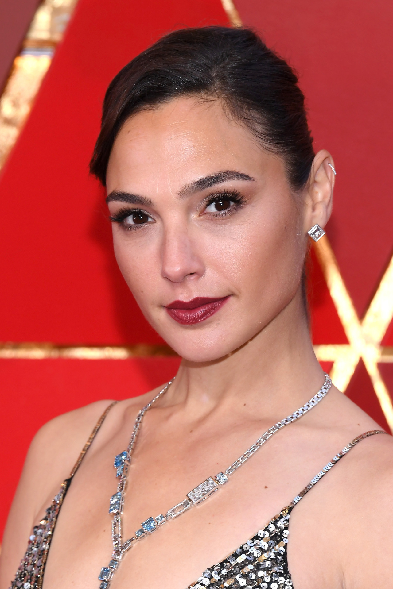 Gal Gadot 2018 Oscars Portrait Wallpapers