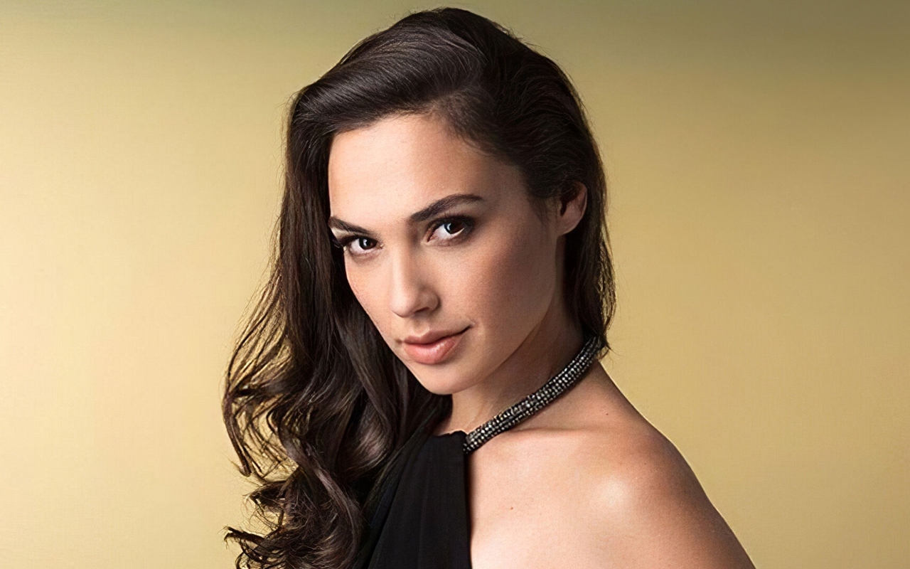 Gal Gadot Glamour Magazine Wallpapers