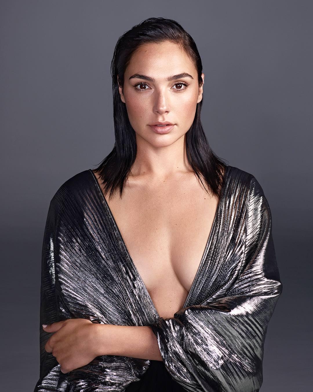 Gal Gadot Glamour UK Magazine 2017 Wallpapers