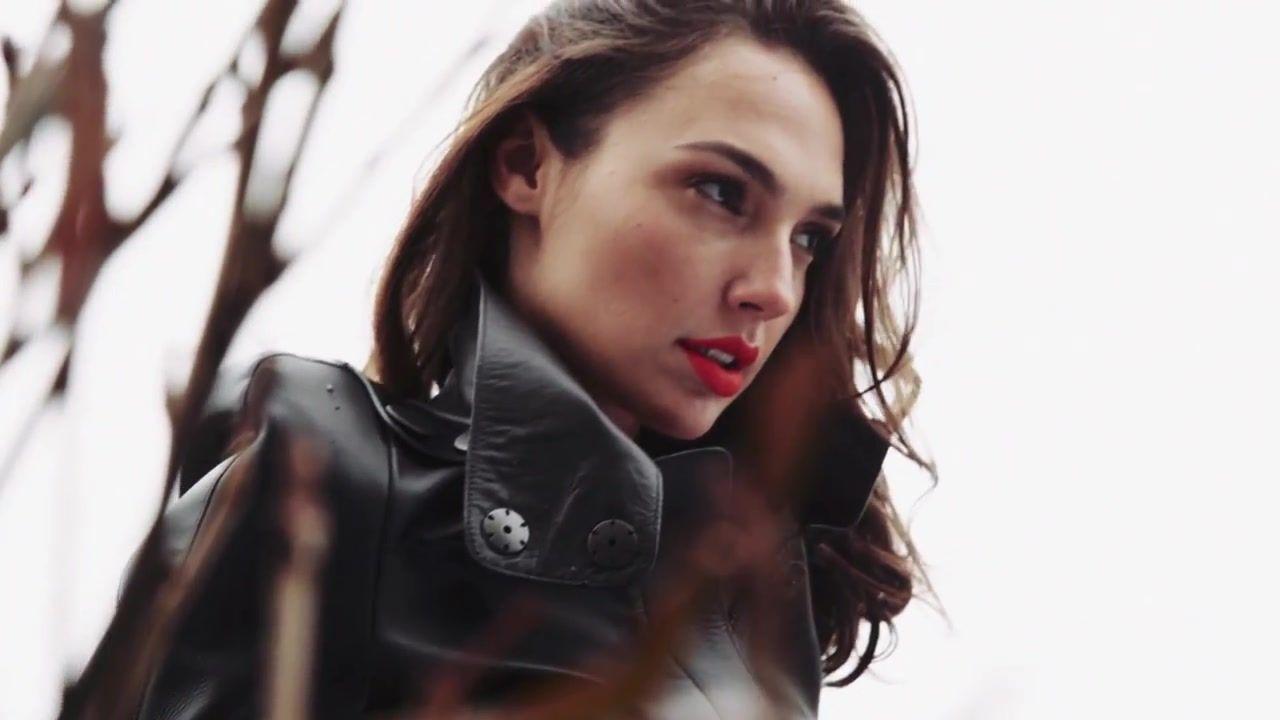 Gal Gadot Latest Wallpapers