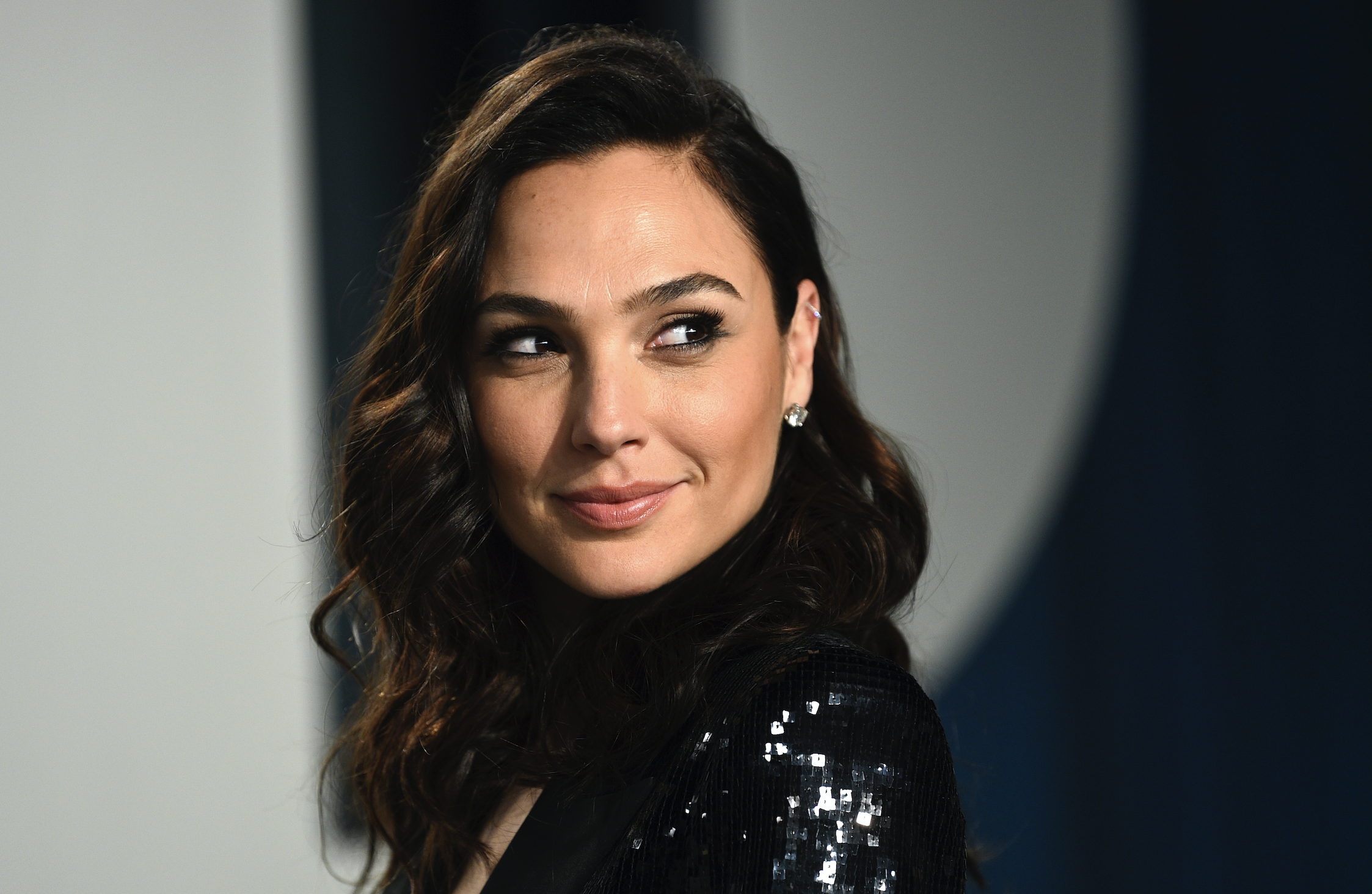 Gal Gadot Oscars Portrait Wallpapers