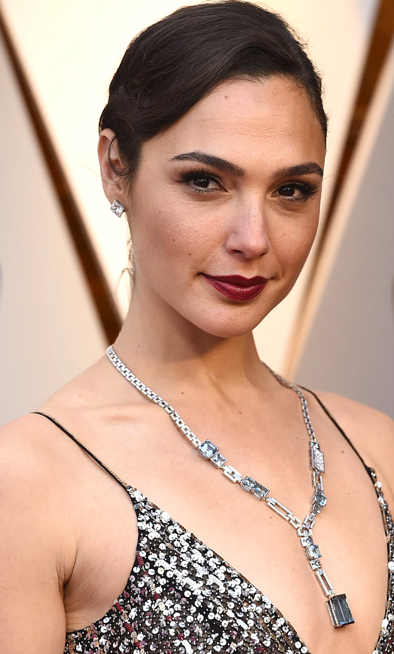 Gal Gadot Oscars Portrait Wallpapers