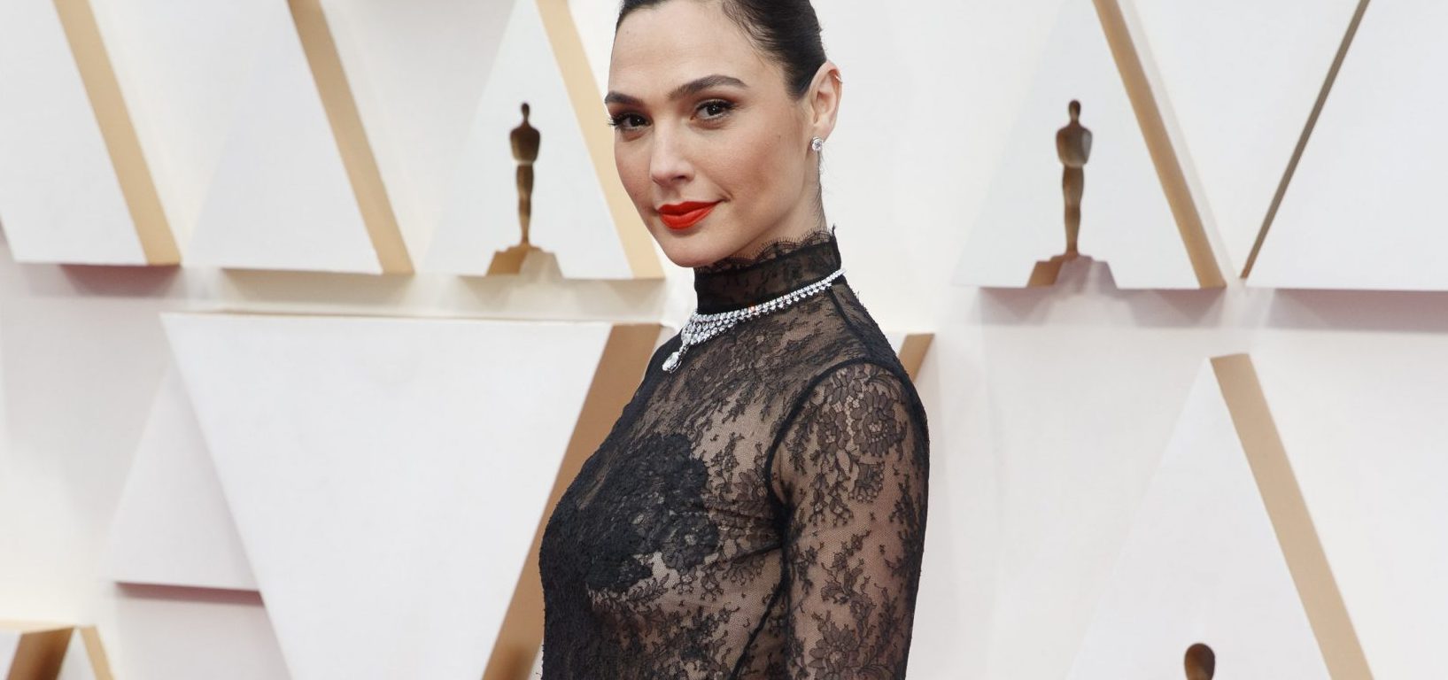 Gal Gadot Oscars Portrait Wallpapers