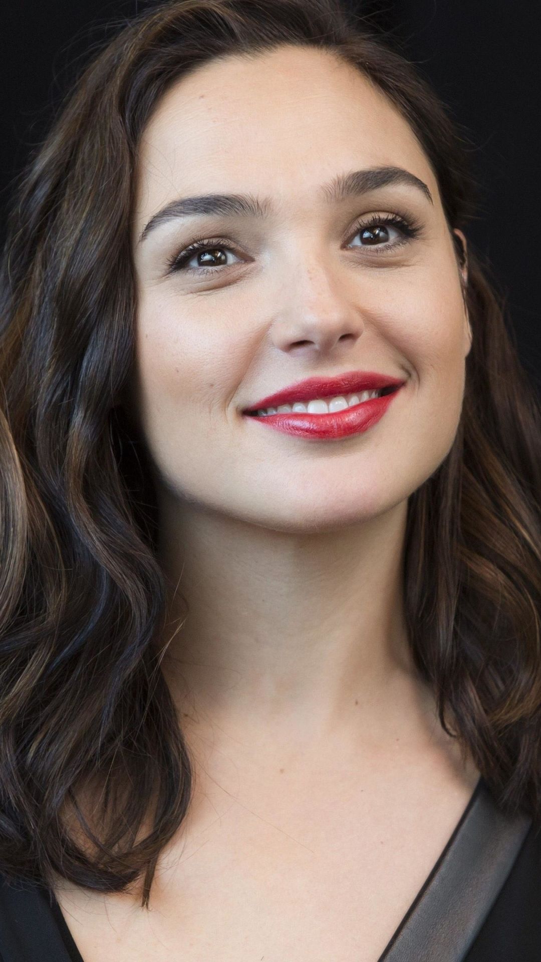 Gal Gadot Smiling Wallpapers