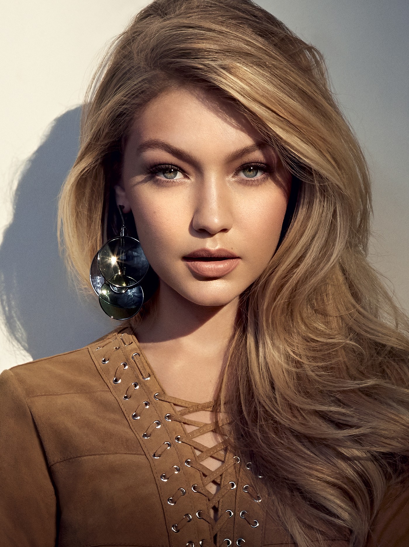 Gigi Hadid Brunette Depth Of Field Wallpapers